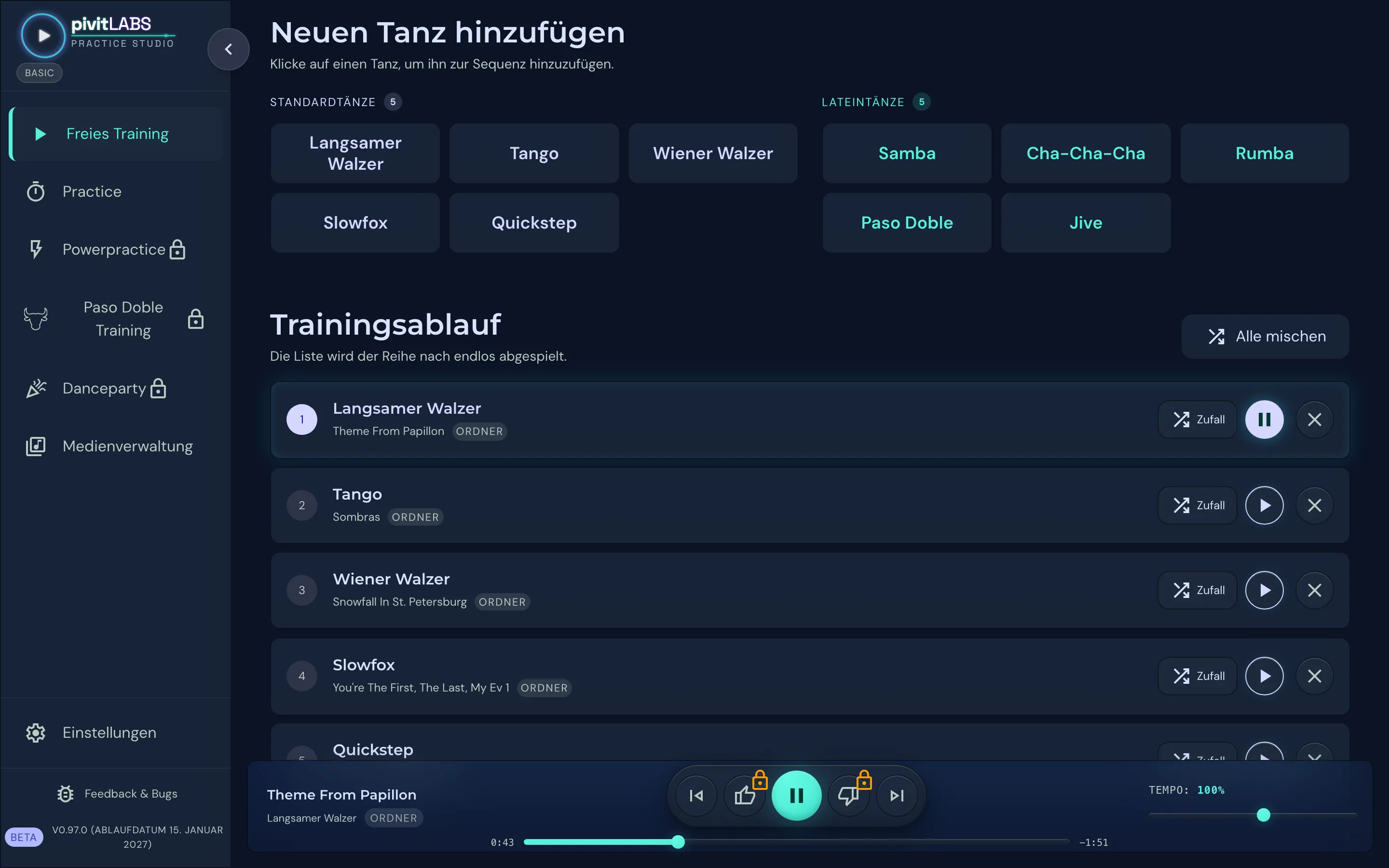 Freies Training mit fünf Standardtänzen im Trainingsablauf, der Langsame Walzer spielt